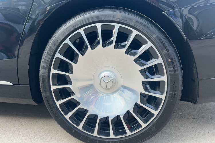 奔驰 迈巴赫S级 2019款 S 560 4MATIC局部细节9007