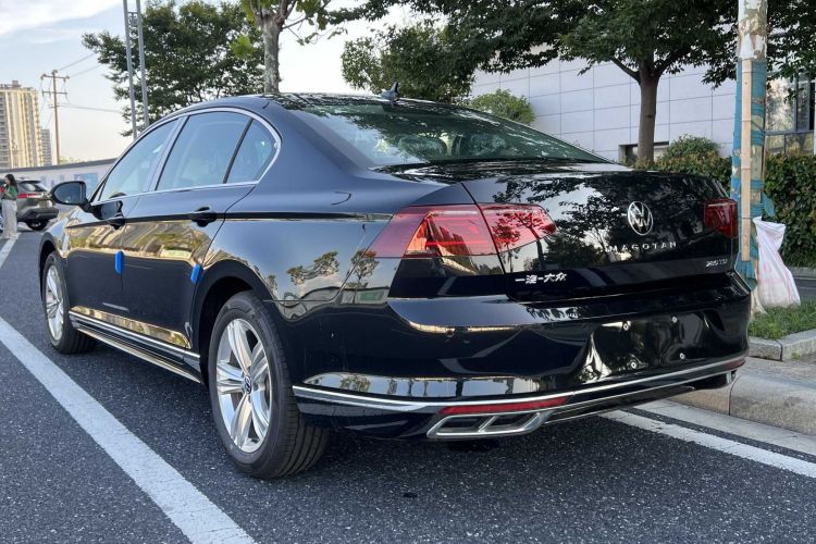 大众 迈腾 2023款 200万辆纪念版 280TSI DSG舒适型车身外观6002