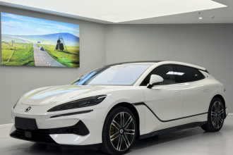 腾势Z9GT 2024款 1100四驱Ultra版