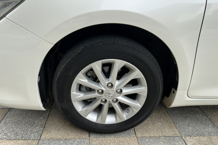 丰田 凯美瑞 2015款 2.0G 领先版车身外观6006