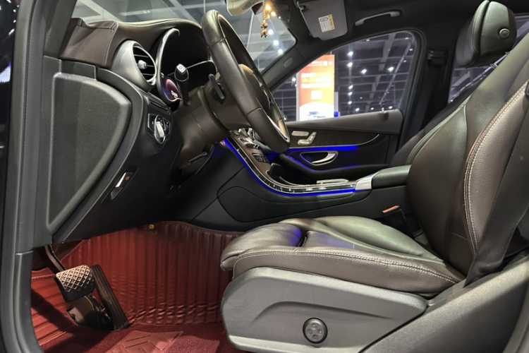 奔驰GLC 2020款 GLC 260 L 4MATIC 豪华型中控内饰7003