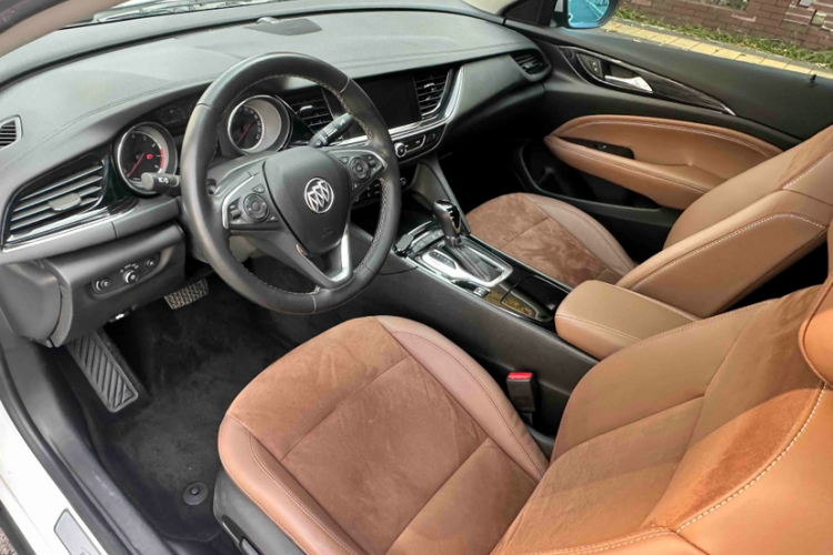 别克 君威 2019款 20T 豪华型 国VI中控内饰7005