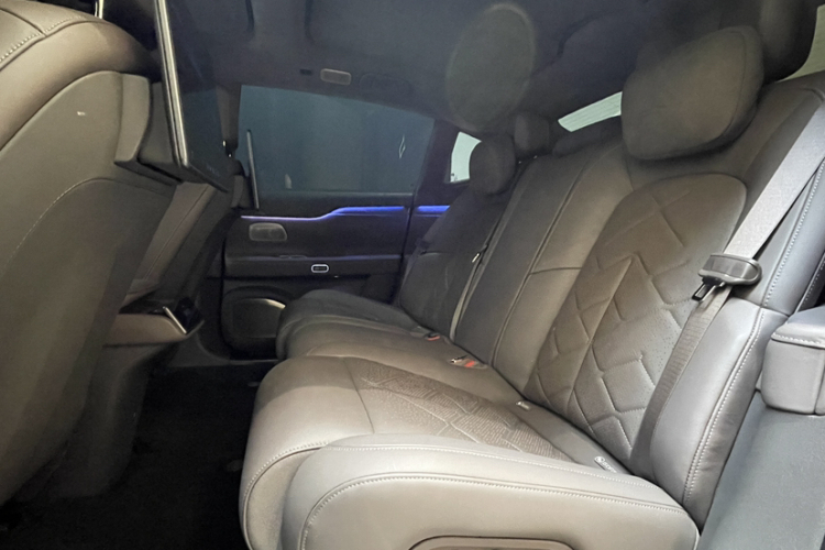 蔚来ET7 2024款 100kWh 行政签名版中控内饰7008