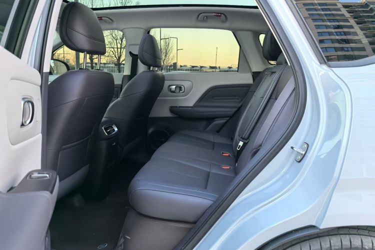 零跑汽车 零跑B10 2025款 510悦享版中控内饰7003