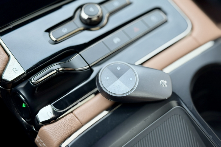 蔚来ES8 2022款 100kWh 六座版中控内饰7003