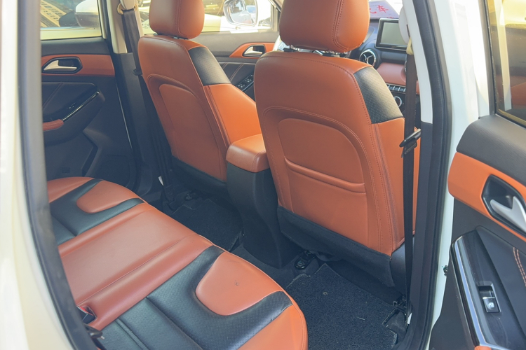 北京汽车 绅宝X35 2016款 1.5L 自动豪华版中控内饰7006