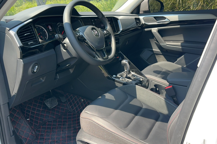 大众 探岳 2020款 330TSI 两驱豪华智联版中控内饰7003