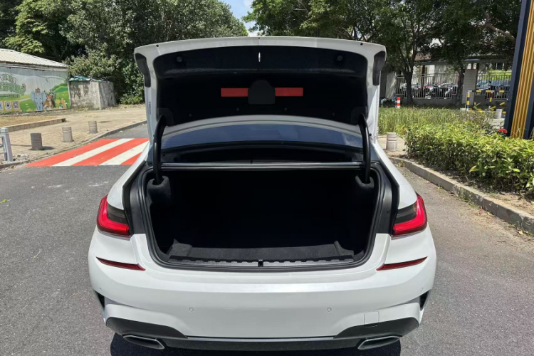 宝马3系 2021款 改款二 320Li M运动套装局部细节23