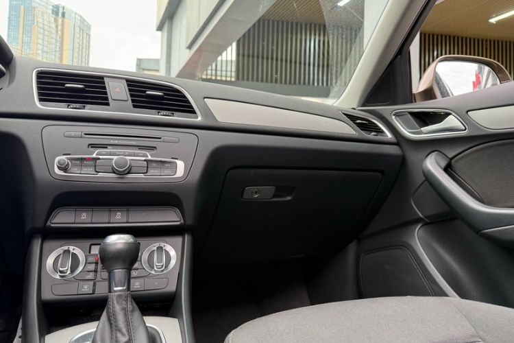 奥迪Q3 2015款 35 TFSI 百万纪念智领型局部细节16