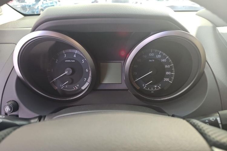 丰田 普拉多 2016款 2.7L 自动豪华版中控内饰7005