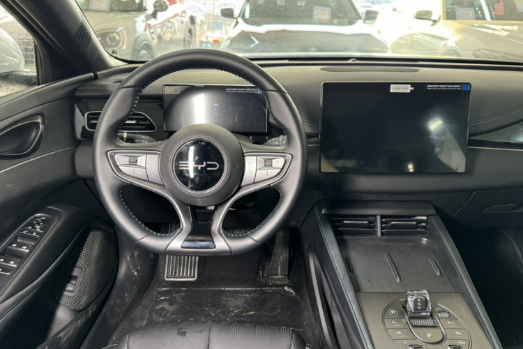 比亚迪 海豹06新能源 2024款 DM-i 120KM尊享型中控内饰7012