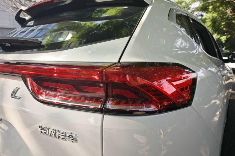 哈弗H6 2021款 国潮版 1.5T 自动都市版车身外观6011