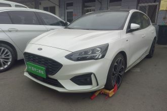 福特 福克斯 2019款 两厢 EcoBoost 180 自动ST Line