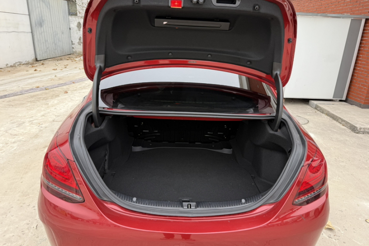 奔驰C级 2020款 C 260 L 运动版局部细节23