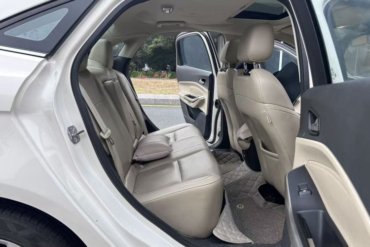 福特 福睿斯 2015款 1.5L 手动时尚型中控内饰7003