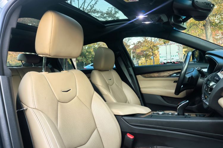 凯迪拉克CT5 2022款 28T 尊贵型局部细节22