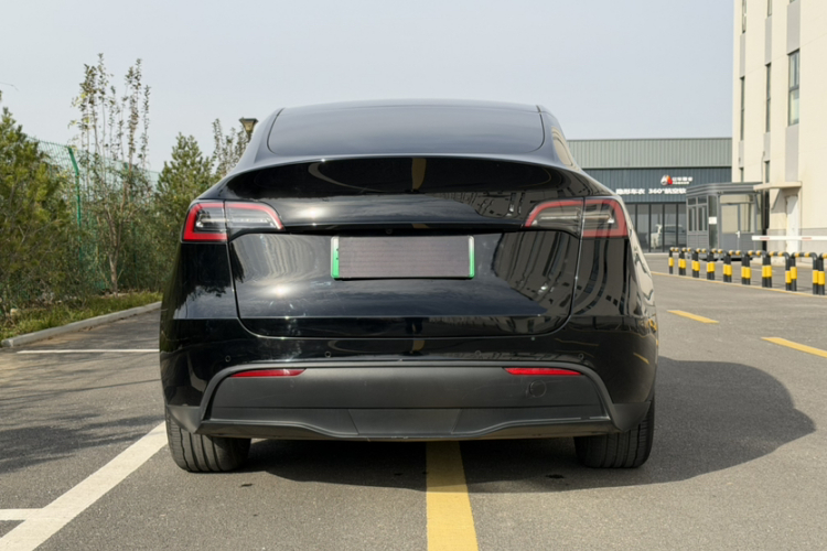 特斯拉 Model Y 2022款 改款 后轮驱动版车身外观6006
