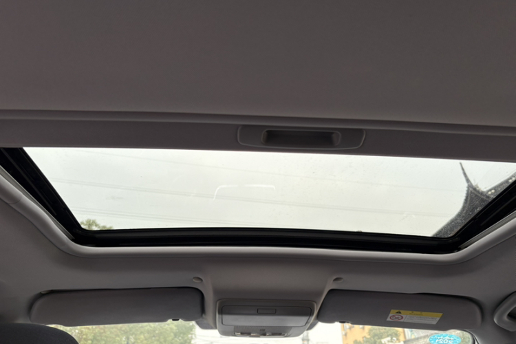 标致3008 2016款 1.6THP 自动经典版局部细节22