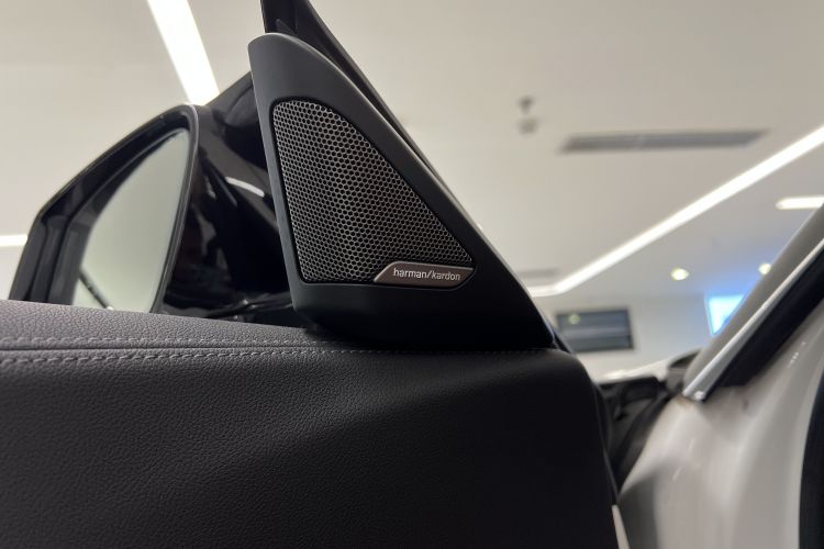 宝马Z4 2019款 sDrive 25i M运动曜夜套装中控内饰7009