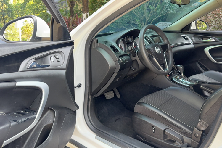 别克 君威 2015款 1.6T 领先技术型中控内饰7001