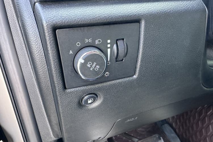 Jeep 大切诺基(进口) 2014款 3.6L 精英导航版中控内饰7005