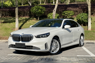 宝马5系 2025款 525Li 豪华套装