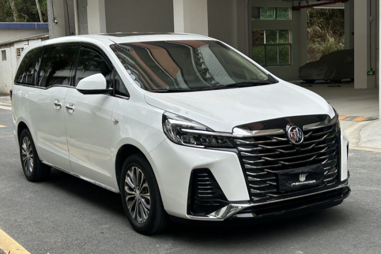 别克GL8 2023款 改款 陆上公务舱 豪华型车身外观6002