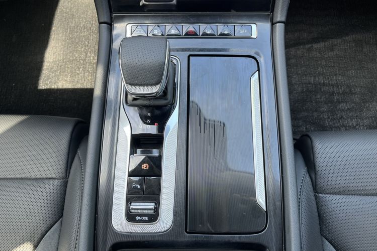 红旗H6 2023款 2.0T 致逸版中控内饰7008