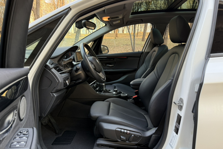 宝马2系旅行车 2016款 218i 运动设计套装中控内饰7003