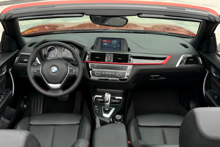 宝马2系(进口) 2018款 220i 敞篷轿跑车 运动设计套装中控内饰7009