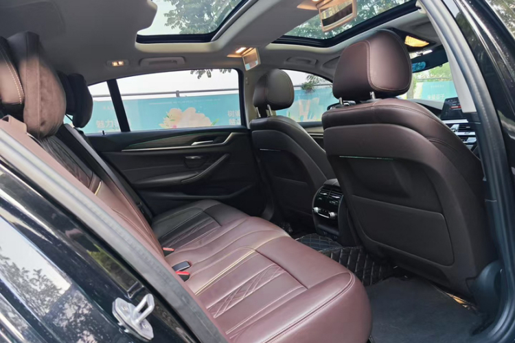 宝马5系新能源 2019款 530Le 豪华套装中控内饰7003