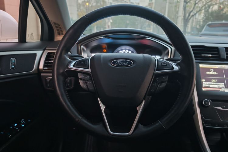 福特 蒙迪欧 2013款 2.0L GTDi200豪华型局部细节13