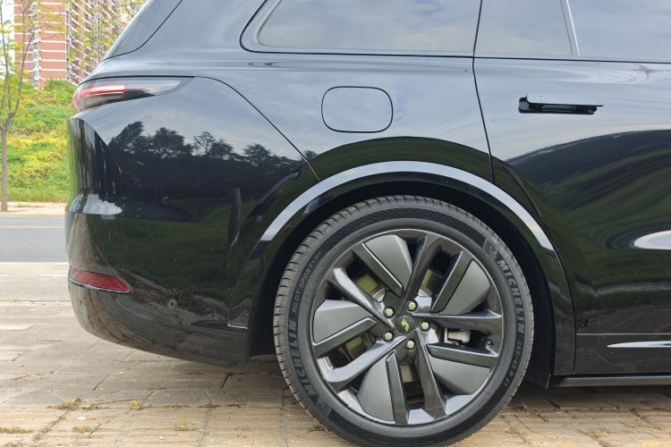 理想汽车 理想L9 2024款 Ultra车身外观6009