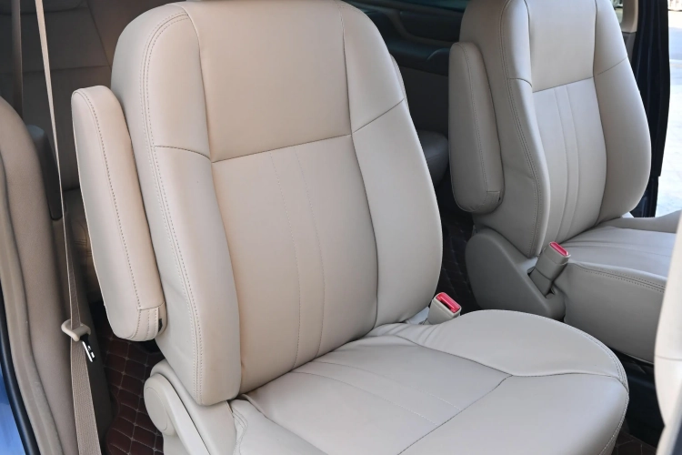 别克GL8 2014款 2.4L 经典版中控内饰7004