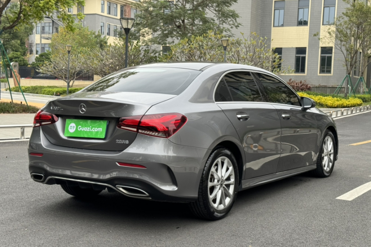 奔驰A级 2021款 A 200 L 运动轿车动感型车身外观6001
