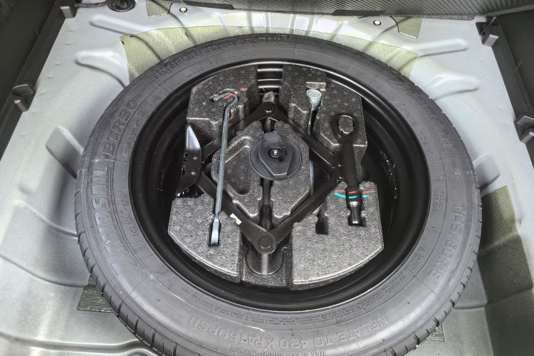 星途凌云 2023款 300T 两驱星耀版局部细节9004