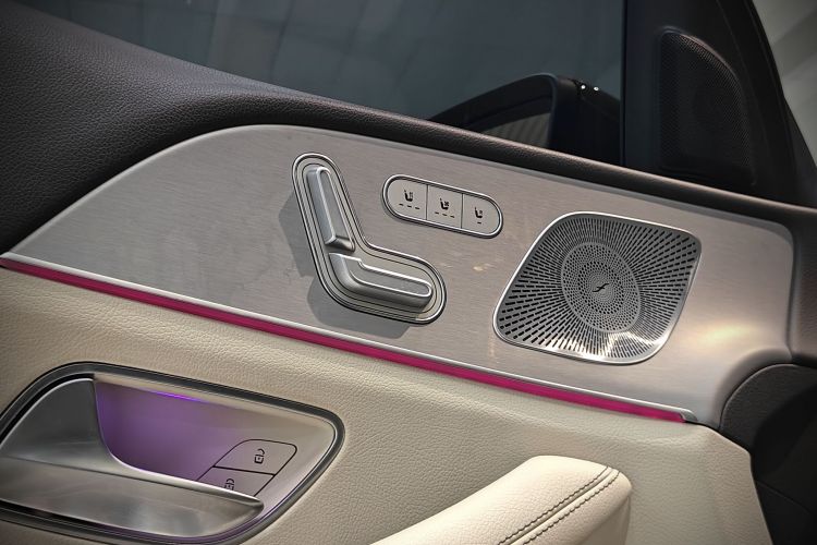 奔驰GLE 2020款 GLE 350 4MATIC 动感型特别版中控内饰7008