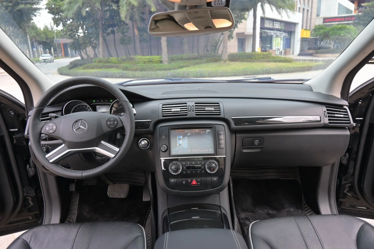 奔驰R级 2015款 R 400 4MATIC 豪华型中控内饰7001