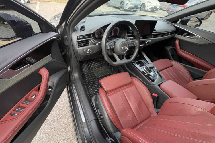 奥迪A4L 2023款 40 TFSI 豪华动感型中控内饰7003