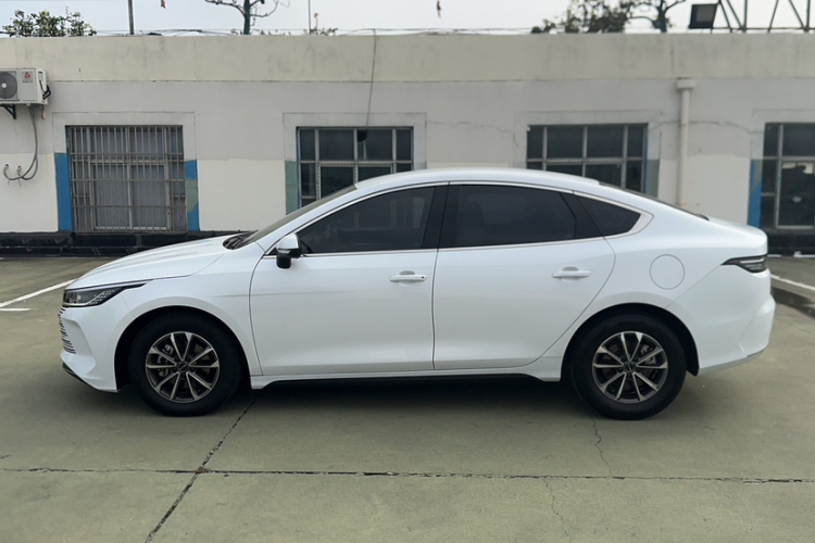 比亚迪 驱逐舰05 2024款 荣耀版 DM-i 55KM 豪华型车身外观6002