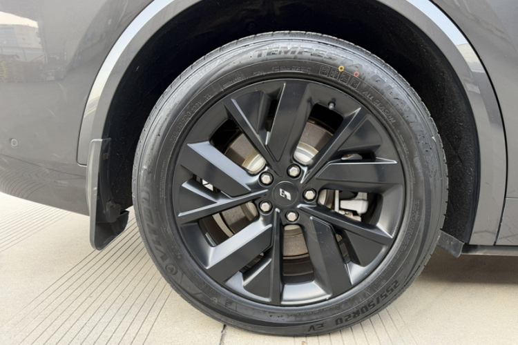 理想汽车 理想L8 2023款 Pro车身外观6006