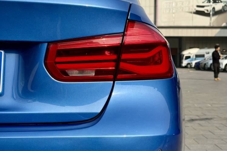 宝马3系 2019款 320Li M运动套装车身外观6002