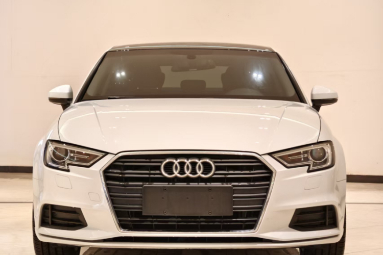 奥迪A3 2018款 30周年年型 Limousine 35 TFSI 进取型车身外观6002