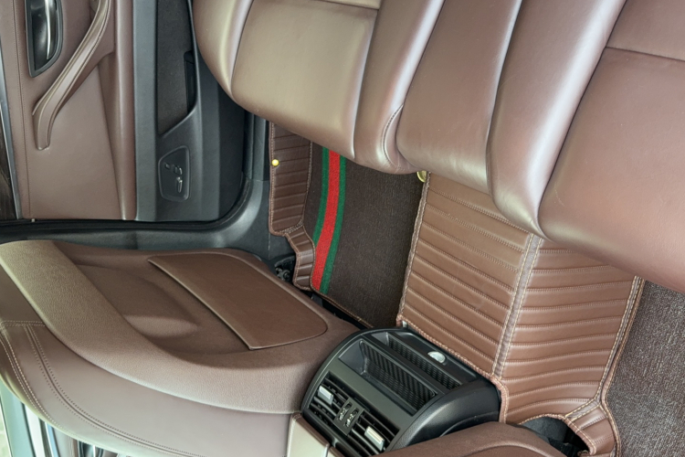 宝马5系 2014款 525Li 豪华设计套装中控内饰7004