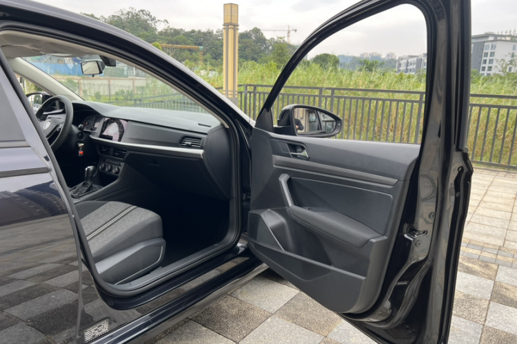 大众 朗逸 2021款 1.5L 自动风尚版中控内饰7004