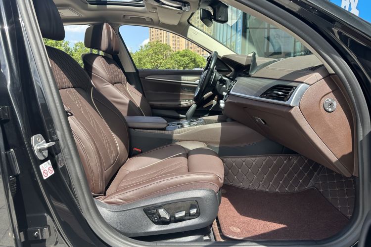 宝马5系 2020款 530Li 尊享型 豪华套装中控内饰7001