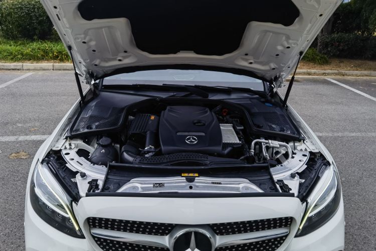 奔驰C级 2019款 C 180 L 时尚型运动版中控内饰7011