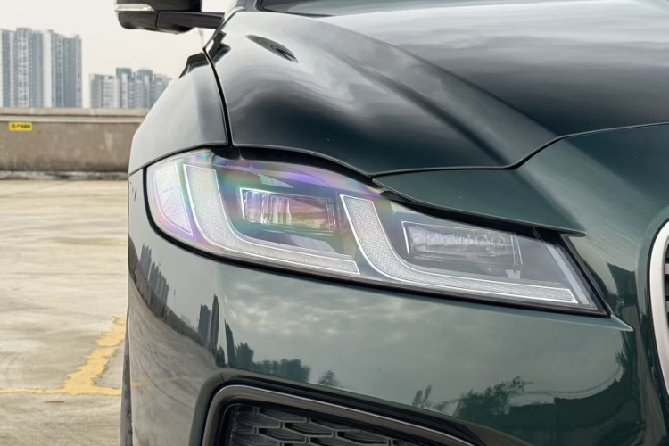 捷豹XFL 2023款 XFL 2.0T P250 两驱精英运动版车身外观6002