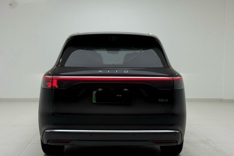 鸿蒙智行 问界M8 2025款 增程 Max+版 53.4kWh 6座版车身外观6004