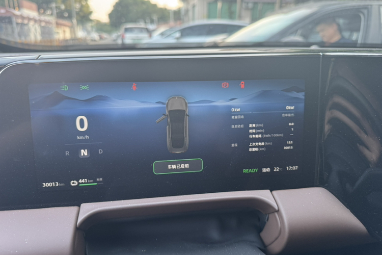零跑汽车 零跑C01 2022款 后驱长续航版中控内饰15